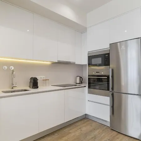 Casa Boma - Design With Private Vegetal Terrace - Lapa Vii ליסבון