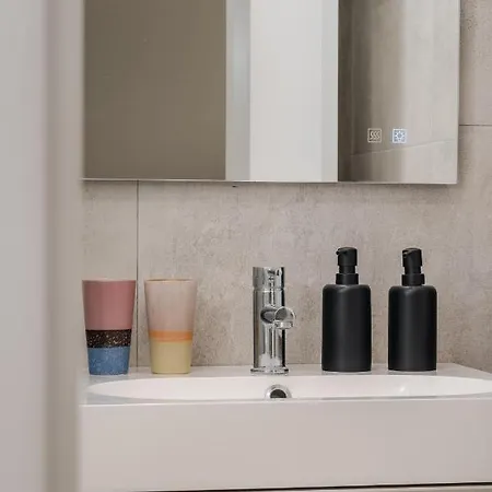 Casa Boma - Design With Private Vegetal Terrace - Lapa Vii 아파트 *