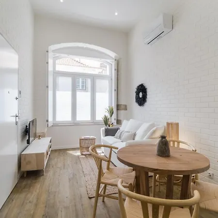 Casa Boma - Design With Private Vegetal Terrace - Lapa Vii 리스본