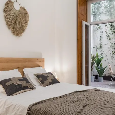 Casa Boma - Design With Private Vegetal Terrace - Lapa Vii 리스본